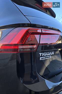 Внедорожник / Кроссовер Volkswagen Tiguan Allspace 2021 в 