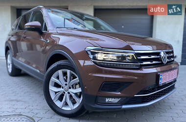 Внедорожник / Кроссовер Volkswagen Tiguan Allspace 2018 в 
