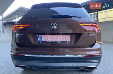Внедорожник / Кроссовер Volkswagen Tiguan Allspace 2018 в 