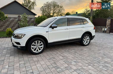 Внедорожник / Кроссовер Volkswagen Tiguan Allspace 2020 в 