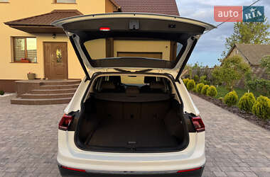 Внедорожник / Кроссовер Volkswagen Tiguan Allspace 2020 в 