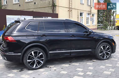 Внедорожник / Кроссовер Volkswagen Tiguan Allspace 2022 в 