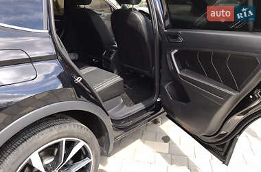 Внедорожник / Кроссовер Volkswagen Tiguan Allspace 2022 в 