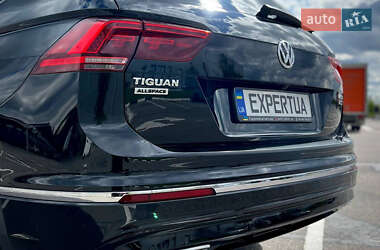 Позашляховик / Кросовер Volkswagen Tiguan Allspace 2018 в 
