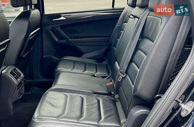 Позашляховик / Кросовер Volkswagen Tiguan Allspace 2018 в 