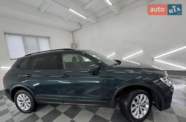Внедорожник / Кроссовер Volkswagen Tiguan Allspace 2019 в 