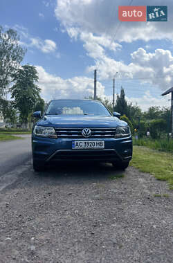 Внедорожник / Кроссовер Volkswagen Tiguan Allspace 2018 в 
