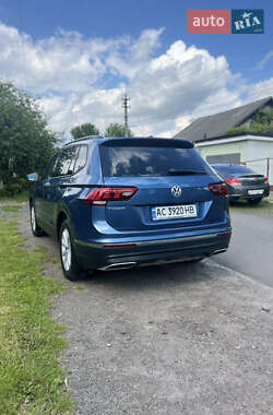 Внедорожник / Кроссовер Volkswagen Tiguan Allspace 2018 в 
