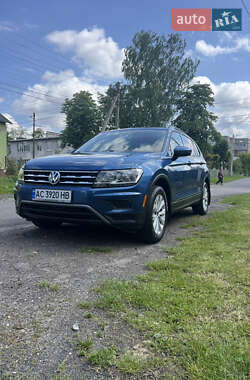 Внедорожник / Кроссовер Volkswagen Tiguan Allspace 2018 в 
