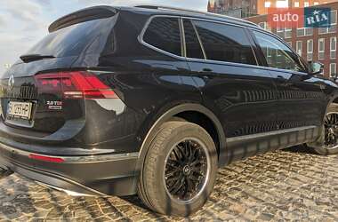 Внедорожник / Кроссовер Volkswagen Tiguan Allspace 2018 в 