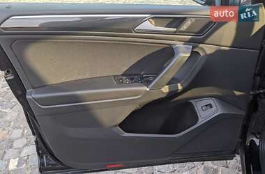 Внедорожник / Кроссовер Volkswagen Tiguan Allspace 2018 в 