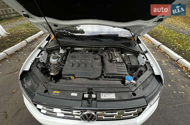 Внедорожник / Кроссовер Volkswagen Tiguan Allspace 2019 в 