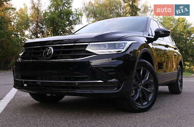 Внедорожник / Кроссовер Volkswagen Tiguan Allspace 2023 в 
