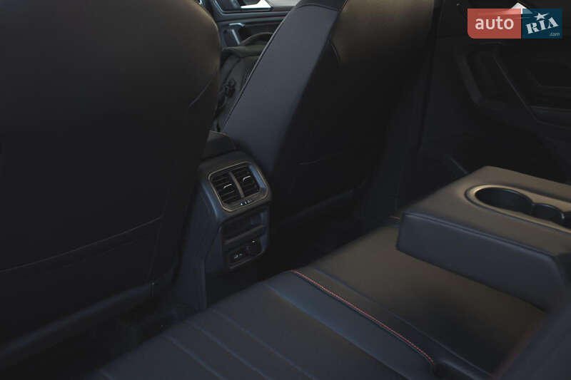 Внедорожник / Кроссовер Volkswagen Tiguan Allspace 2024 в Черновцах