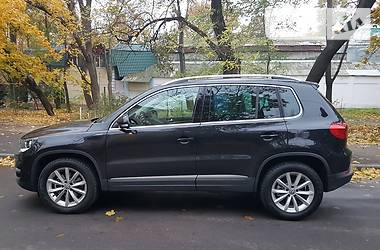 Позашляховик / Кросовер Volkswagen Tiguan 2015 в Одесі