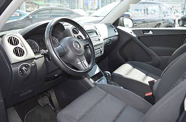 Позашляховик / Кросовер Volkswagen Tiguan 2010 в Києві