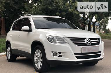 Позашляховик / Кросовер Volkswagen Tiguan 2011 в Сумах