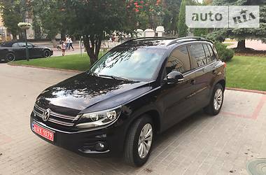 Внедорожник / Кроссовер Volkswagen Tiguan 2012 в Могилев-Подольске