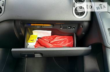 Позашляховик / Кросовер Volkswagen Tiguan 2012 в 