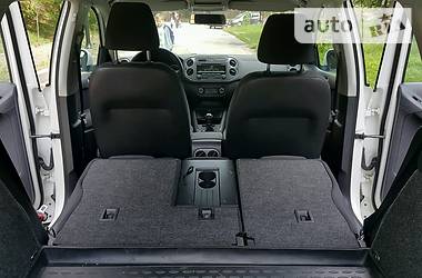 Позашляховик / Кросовер Volkswagen Tiguan 2012 в 