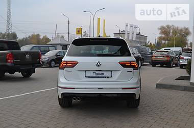 Внедорожник / Кроссовер Volkswagen Tiguan 2018 в Черновцах