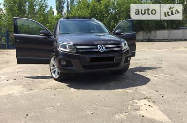 Позашляховик / Кросовер Volkswagen Tiguan 2016 в 