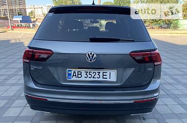 Внедорожник / Кроссовер Volkswagen Tiguan 2017 в Виннице