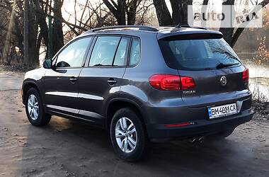 Внедорожник / Кроссовер Volkswagen Tiguan 2016 в Сумах