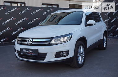 Позашляховик / Кросовер Volkswagen Tiguan 2013 в 