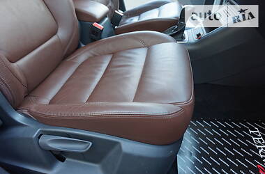 Позашляховик / Кросовер Volkswagen Tiguan 2013 в 