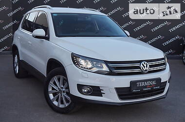 Позашляховик / Кросовер Volkswagen Tiguan 2013 в 