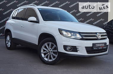 Позашляховик / Кросовер Volkswagen Tiguan 2013 в 