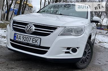 Внедорожник / Кроссовер Volkswagen Tiguan 2008 в Каменском