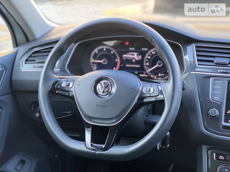 Позашляховик / Кросовер Volkswagen Tiguan 2016 в Рівному