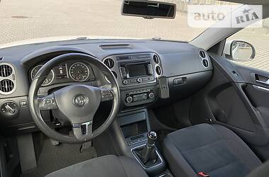 Позашляховик / Кросовер Volkswagen Tiguan 2011 в 