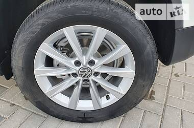 Позашляховик / Кросовер Volkswagen Tiguan 2017 в 