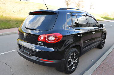 Позашляховик / Кросовер Volkswagen Tiguan 2010 в 