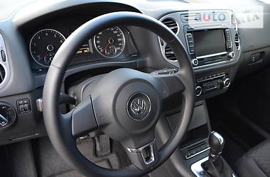 Позашляховик / Кросовер Volkswagen Tiguan 2010 в 