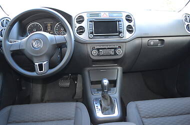 Позашляховик / Кросовер Volkswagen Tiguan 2010 в 