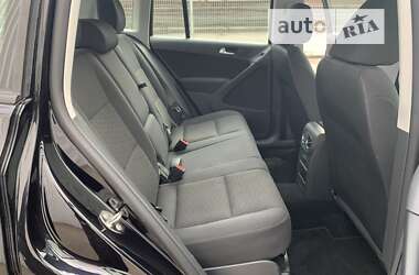 Позашляховик / Кросовер Volkswagen Tiguan 2011 в 