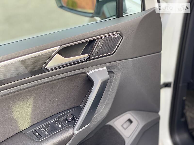 Позашляховик / Кросовер Volkswagen Tiguan 2016 в Рівному