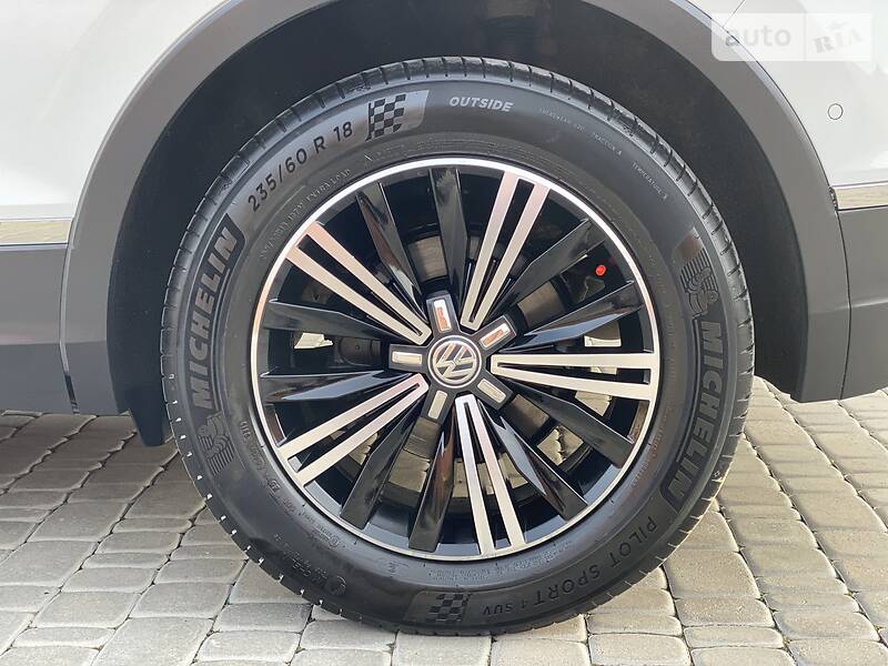 Позашляховик / Кросовер Volkswagen Tiguan 2016 в Рівному