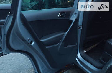 Позашляховик / Кросовер Volkswagen Tiguan 2010 в 
