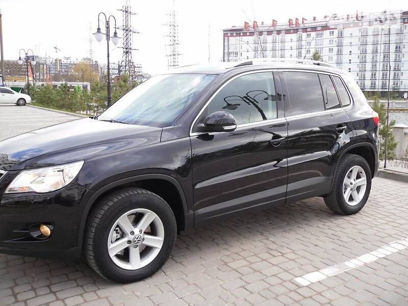 Позашляховик / Кросовер Volkswagen Tiguan 2009 в Івано-Франківську