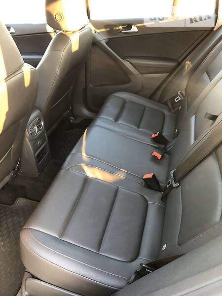 Позашляховик / Кросовер Volkswagen Tiguan 2016 в Києві