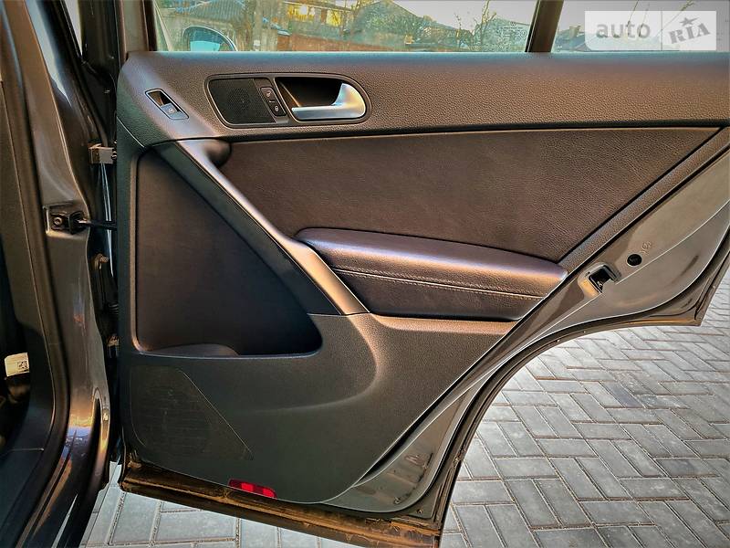 Позашляховик / Кросовер Volkswagen Tiguan 2016 в Херсоні