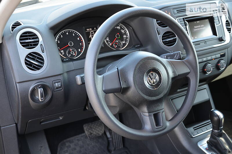 Позашляховик / Кросовер Volkswagen Tiguan 2017 в Києві