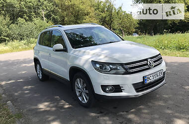 Позашляховик / Кросовер Volkswagen Tiguan 2011 в 