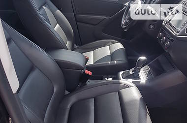 Позашляховик / Кросовер Volkswagen Tiguan 2013 в 