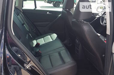 Позашляховик / Кросовер Volkswagen Tiguan 2013 в 